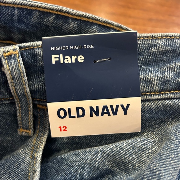 Old Navy higher high-rise flare - Picture 4 of 4